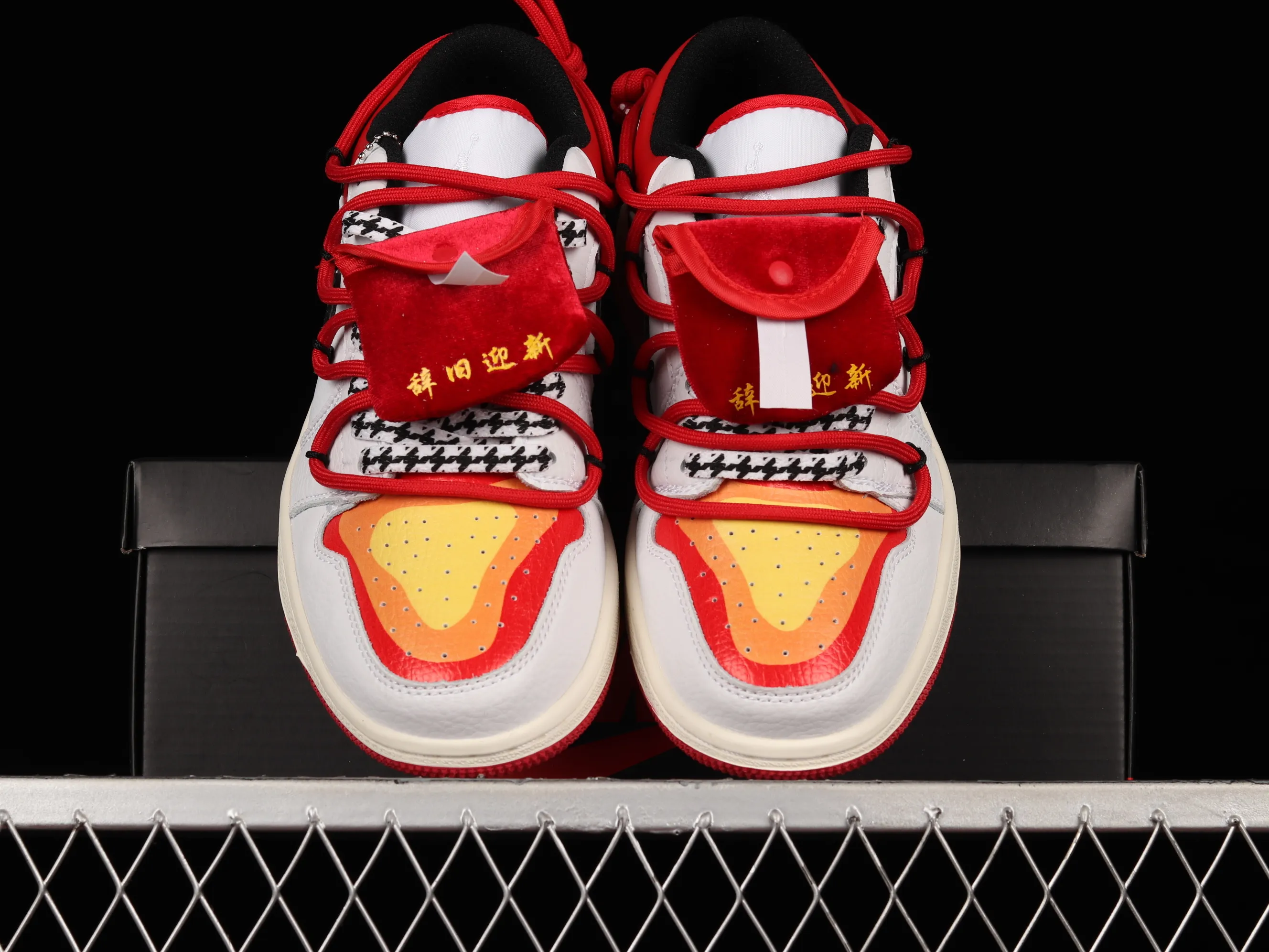 All categories Air Jordan Jordan series basketball shoes Air Jordan 1 Low Air Jordan 1 Low AJ1 Joe 1 customized version Vibe flavor deconstruction sports culture basketball shoes 553558-186